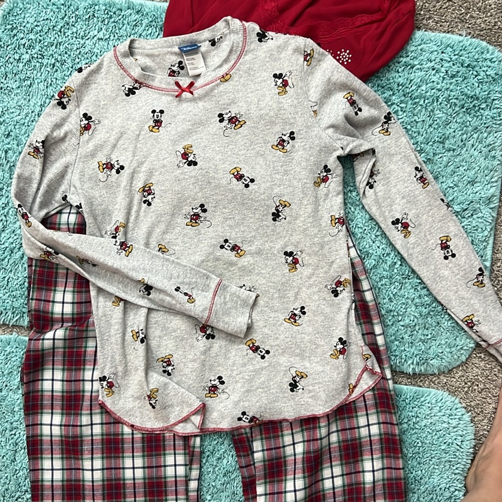 Mickey Mouse Disney pajama set Christmas - Picture 3 of 9